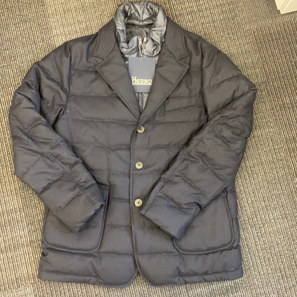 Herno Mens Down Jacket Navy picture not showing true colors.